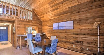Woodsy Blue Ridge Retreat, 3 Mi to Downtown!