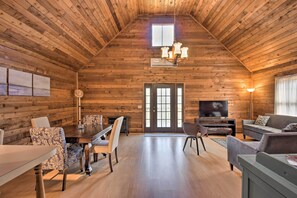 House (1 Bedroom) | Interior - Woodsy Blue Ridge Retreat, 3 Mi to Downtown! (Blue Ridge)