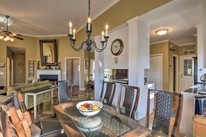House (5 Bedrooms) | Interior