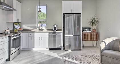 < 3 Mi to U of A: Poolside Oasis in Tucson!