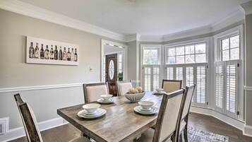 House (4 Bedrooms) | Interior