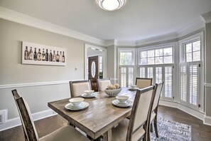 House (4 Bedrooms) | Interior