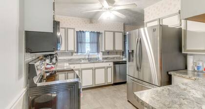 Cozy Waycross House w/ Yard & Screened Patio!
