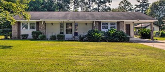 Cozy Waycross House w/ Yard & Screened Patio!