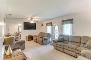 House (3 Bedrooms) | Interior