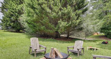 Blairsville Cabin w/ Fire Pit & Grill!