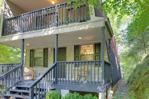 House (3 Bedrooms) | Interior - Pet-friendly Ellijay Cabin in the Woods on 1 Acre! (Ellijay)