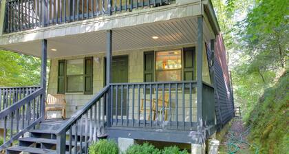 Pet-friendly Ellijay Cabin in the Woods on 1 Acre!