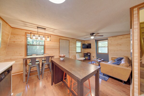 House (3 Bedrooms) | Interior - Pet-friendly Ellijay Cabin in the Woods on 1 Acre! (Ellijay)