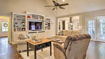 House (4 Bedrooms) | Interior