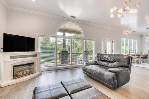 Single-story Home ~ 7 Mi to Old Towne Conyers!