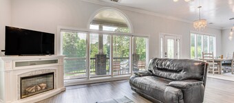 Single-story Home ~ 7 Mi to Old Towne Conyers!