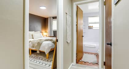 Scandi Boho Seattle Apartment, Walk to Waterfront!