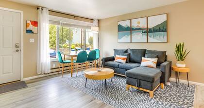 Seattle Scandi-boho Gem: Walk to Waterfront!