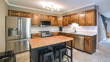 House (2 Bedrooms) | Interior