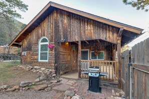 House (3 Bedrooms) | Front of property - Rustic Log Cabin w/ Studio ~ 5 Mi to Pikes Peak! (Green Mountain Falls)