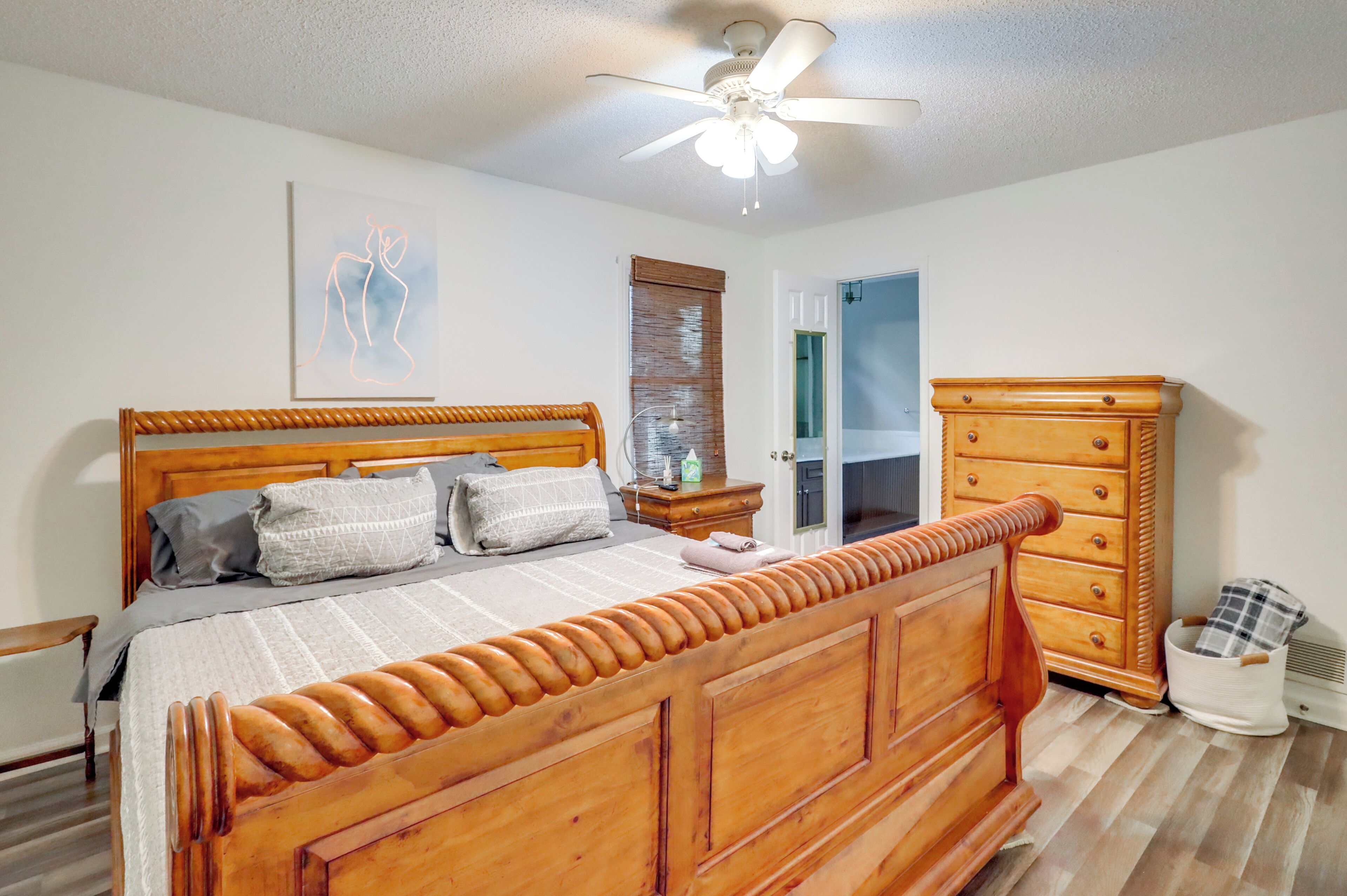 House (4 Bedrooms) | Interior