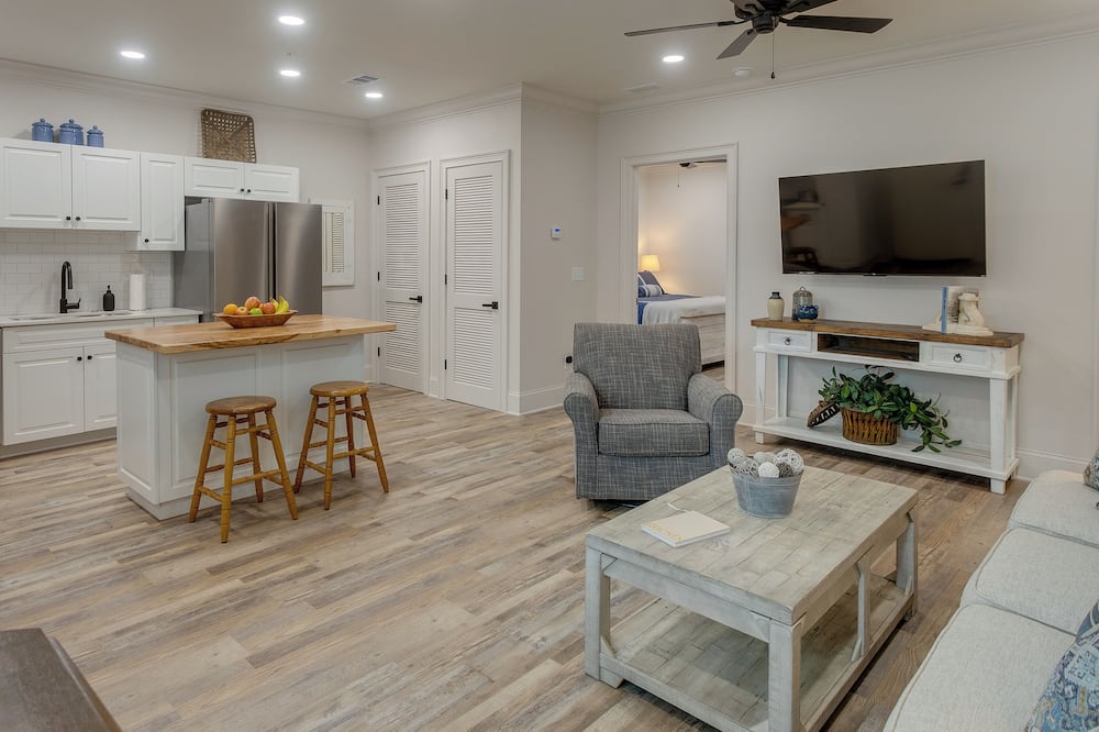 Wfh-friendly Condo Rental in Nashville, Georgia! - Omega, GA
