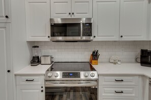Interior - Wfh-friendly Condo Rental in Nashville, Georgia! (Nashville)