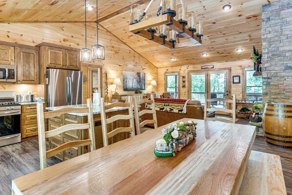 House (4 Bedrooms) | Interior