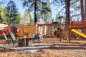 Interior - Family Home w/ Hot Tub, 2 Mi to El Dorado Beach! (South Lake Tahoe)
