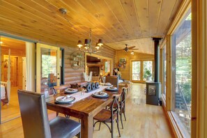 House (3 Bedrooms) | Interior