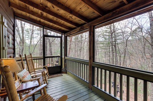Blue Ridge Cozy Cabin in the Woods w/ Hot Tub!