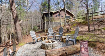 Blue Ridge Cozy Cabin in the Woods w/ Hot Tub!
