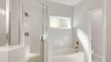House (3 Bedrooms) | Bathroom