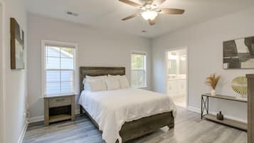 House (3 Bedrooms) | 3 bedrooms, desk, laptop workspace, iron/ironing board