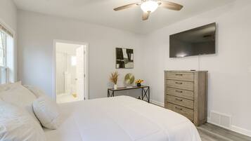 3 bedrooms, desk, laptop workspace, iron/ironing board