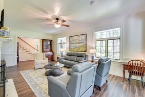 House (4 Bedrooms) | Interior
