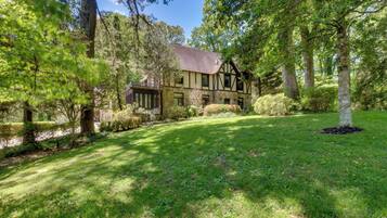 Nhà (4 Bedrooms) | Mặt tiền nơi lưu trú