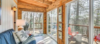 Classy Clayton Home w/ Views < 1 Mi to Downtown!