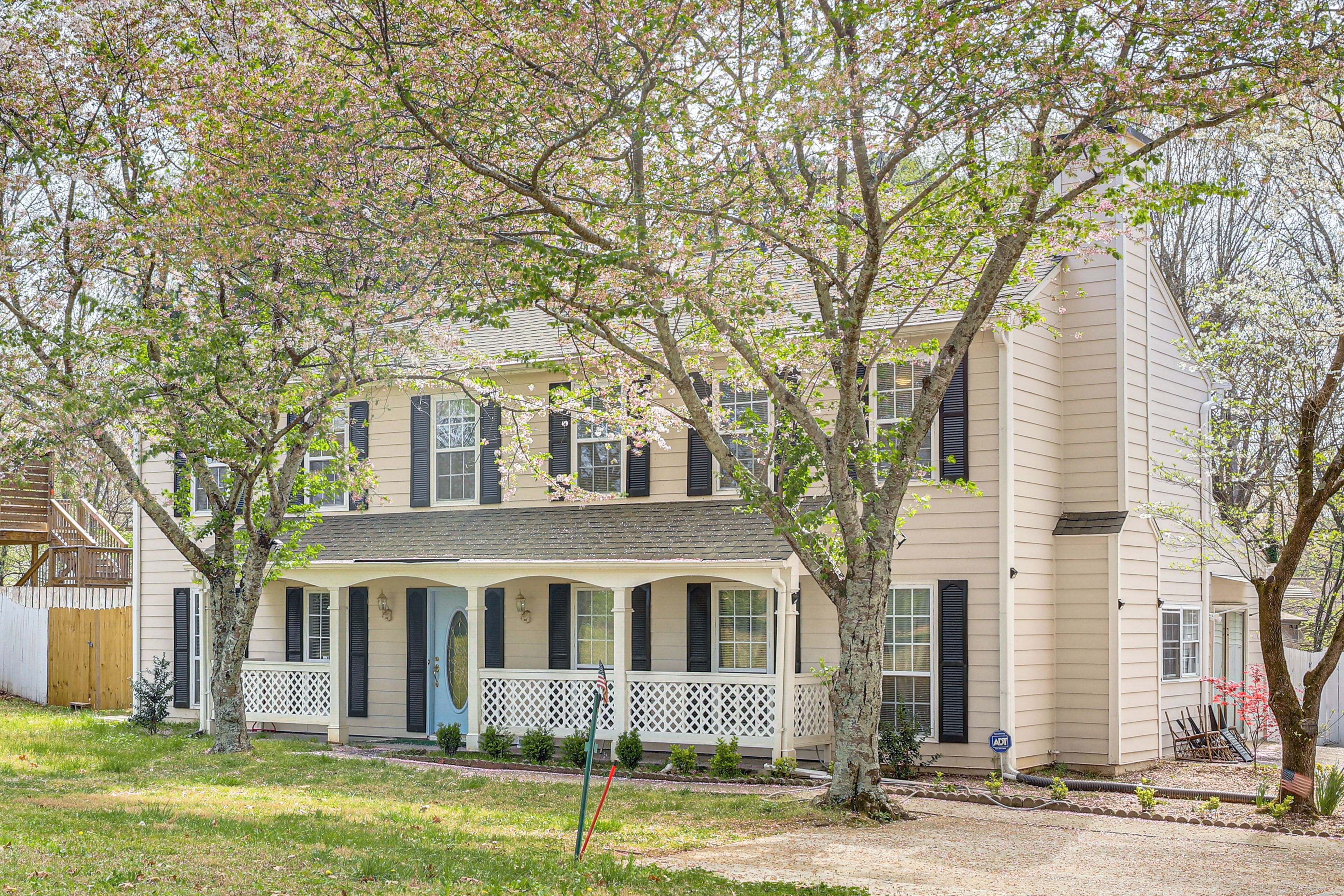 House (Multiple Bedrooms) | Front of property