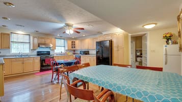 House (Multiple Bedrooms) | Interior