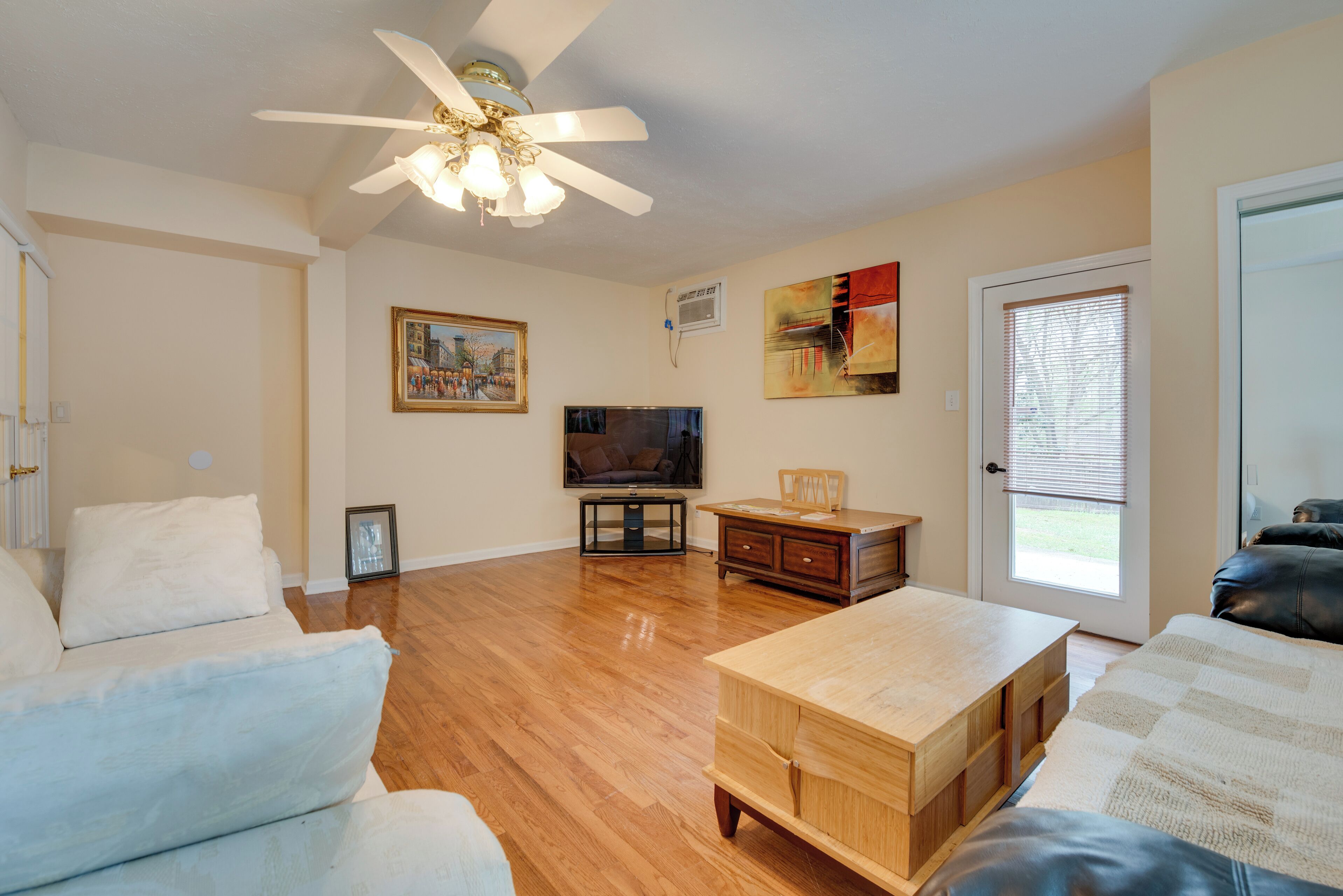 House (Multiple Bedrooms) | Interior