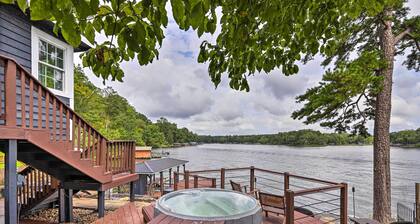 Waterfront Gem on Lake Sinclair With Boat Dock!