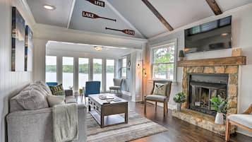 House (3 Bedrooms) | Front of property