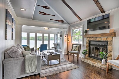Waterfront Gem on Lake Sinclair With Boat Dock!