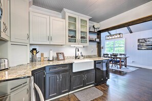 House (3 Bedrooms) | Interior - Waterfront Gem on Lake Sinclair With Boat Dock! (Eatonton)