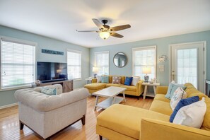 Interior - Lovely Tybee Island Home w/ Deck < 1 Mi to Beach! (Tybee Island)