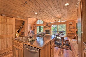 House (3 Bedrooms) | Interior