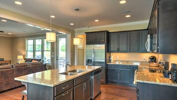 House (4 Bedrooms) | Interior