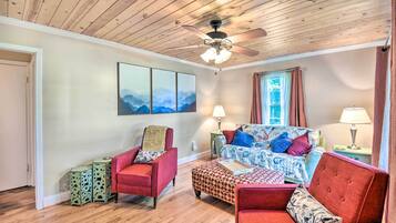 Cottage (2 Bedrooms) | Interior