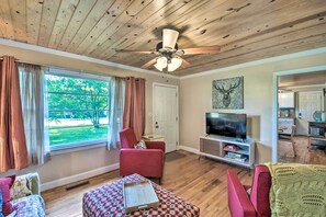 Cottage (2 Bedrooms) | Interior
