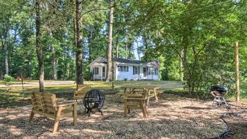 Cottage (2 Bedrooms) | Front of property