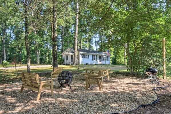 Cottage (2 Bedrooms) | Front of property