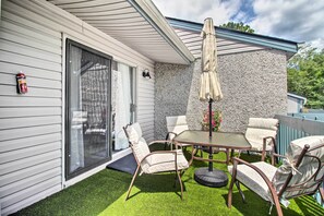 Apartment (2 Bedrooms) | Interior - Hinesville Condo: Grill, 4 Mi to Fort Stewart (Hinesville)