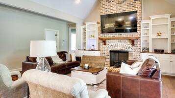 House (4 Bedrooms) | Interior